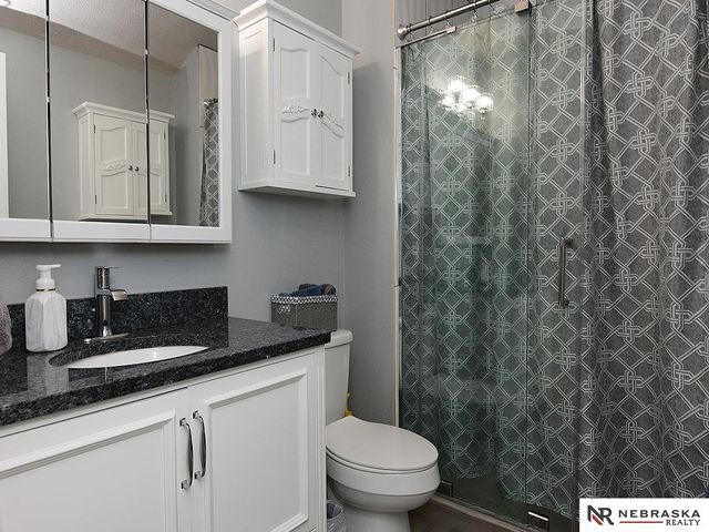 20218 Cleveland Circle, Omaha, NE 68022