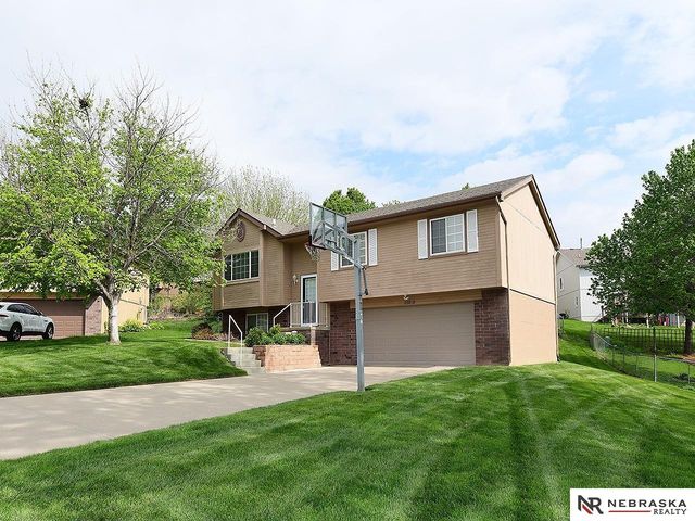 20218 Cleveland Circle, Omaha, NE 68022