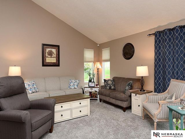 20218 Cleveland Circle, Omaha, NE 68022
