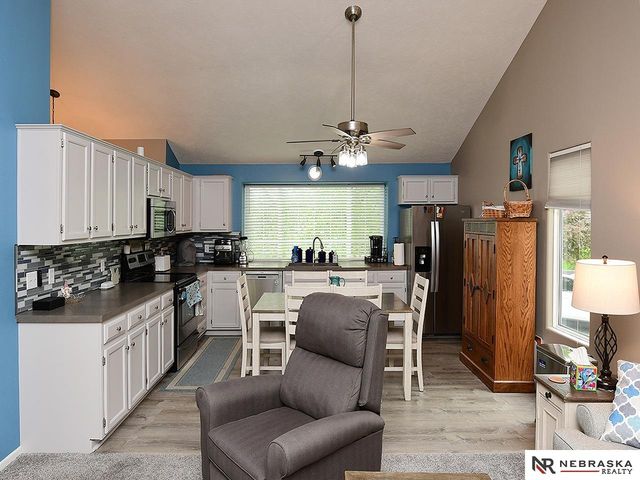 20218 Cleveland Circle, Omaha, NE 68022