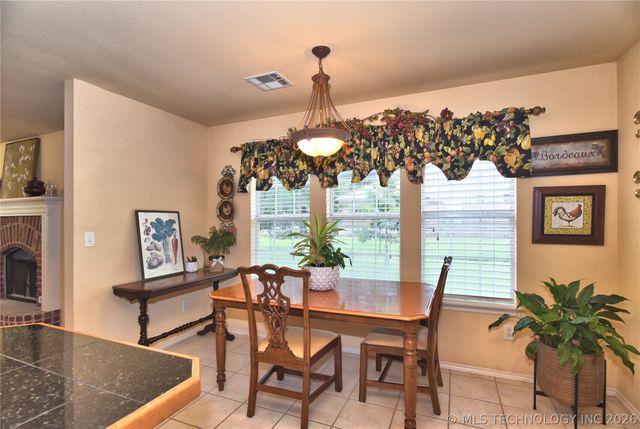 1635 N Greenwood Place, Tulsa, OK 74106