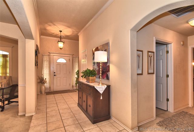 1635 N Greenwood Place, Tulsa, OK 74106