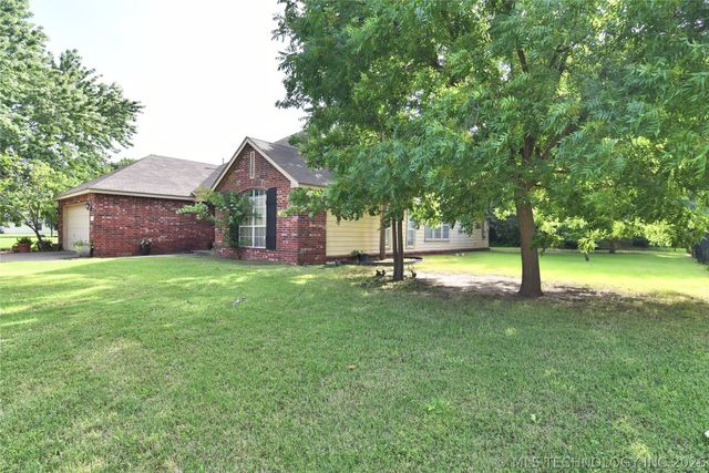 1635 N Greenwood Place, Tulsa, OK 74106