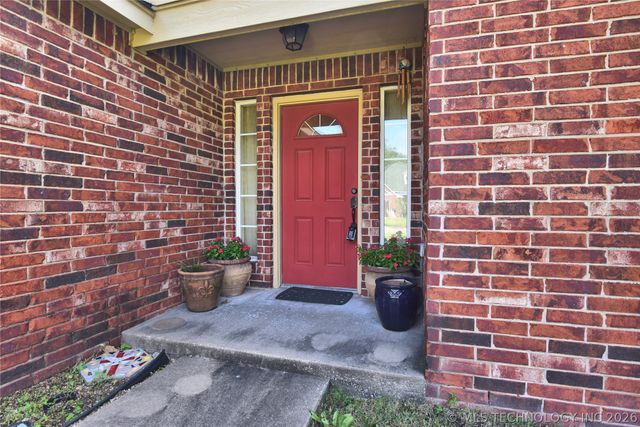 1635 N Greenwood Place, Tulsa, OK 74106