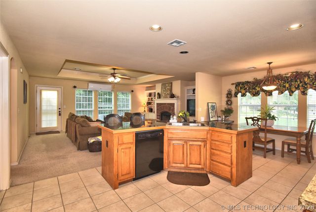 1635 N Greenwood Place, Tulsa, OK 74106