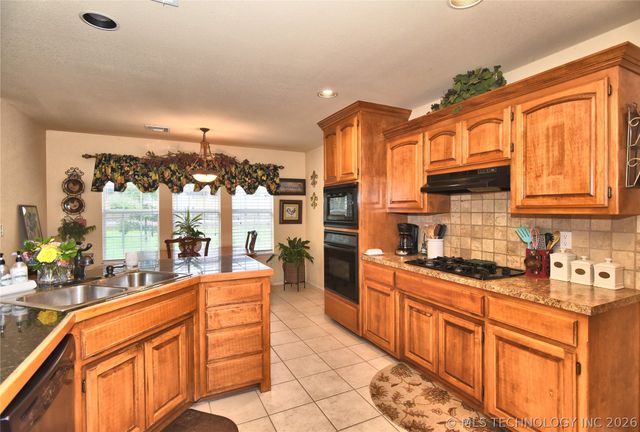 1635 N Greenwood Place, Tulsa, OK 74106
