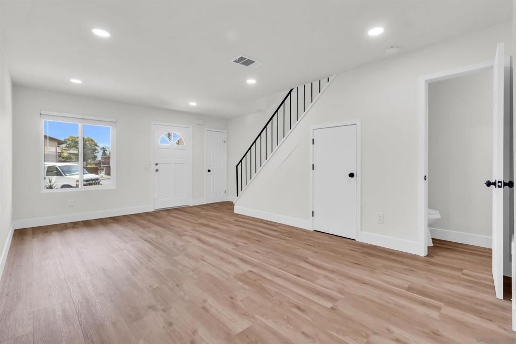 Image 10 of property listing at 514 Debra Pl, San Marcos, CA 92078