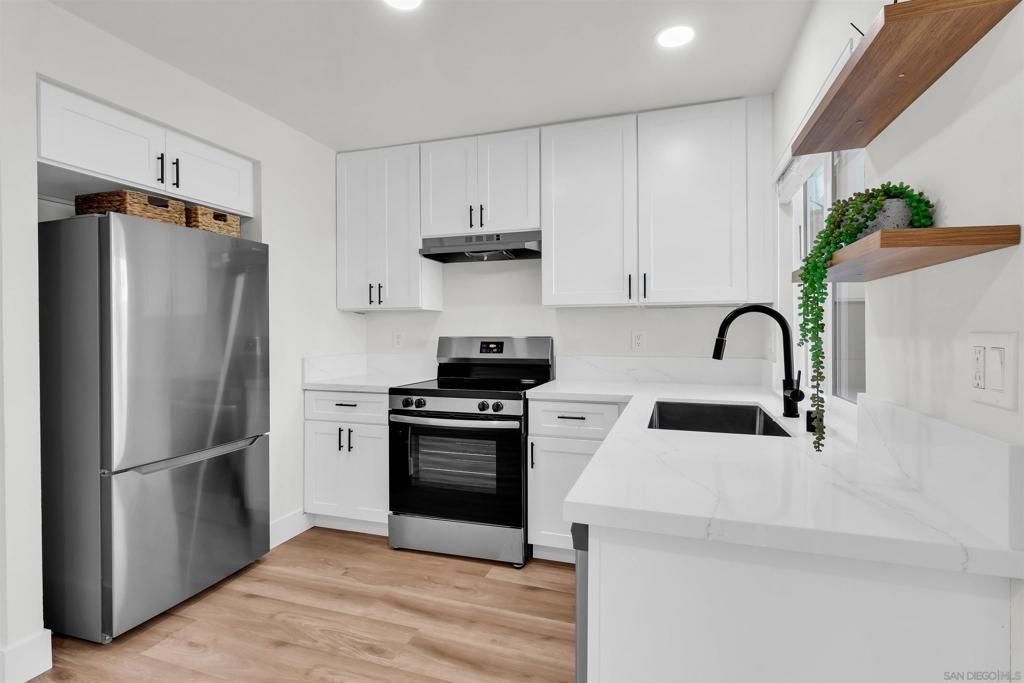 Image 2 of property listing at 514 Debra Pl, San Marcos, CA 92078