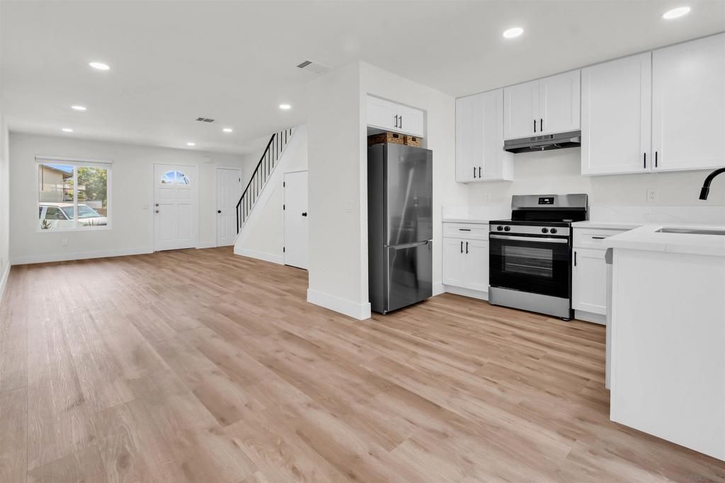 Image 3 of property listing at 514 Debra Pl, San Marcos, CA 92078