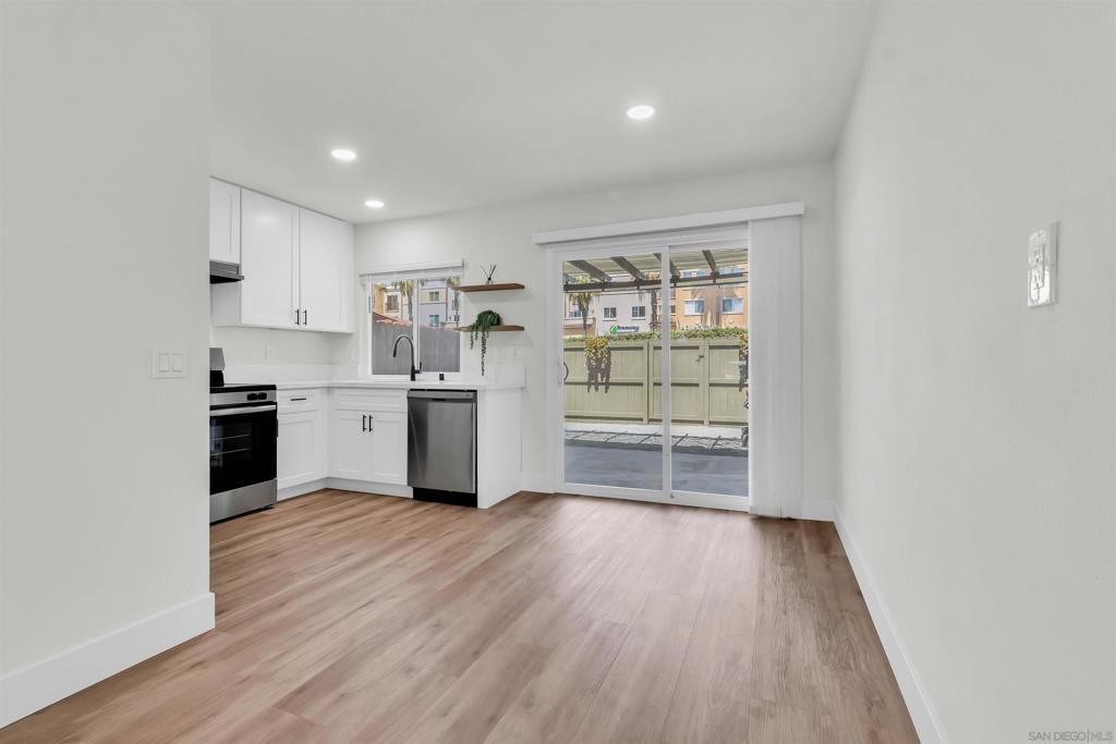 Image 5 of property listing at 514 Debra Pl, San Marcos, CA 92078