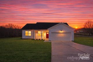 103 Willies Lane, Olin, NC 28660