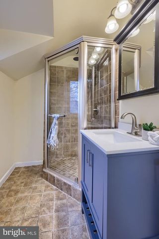 260 BLOSSOM HILL DR, Lancaster, PA 17601