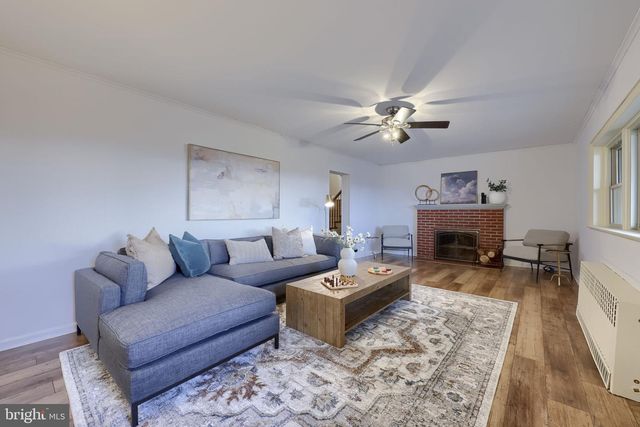 260 BLOSSOM HILL DR, Lancaster, PA 17601