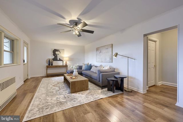 260 BLOSSOM HILL DR, Lancaster, PA 17601