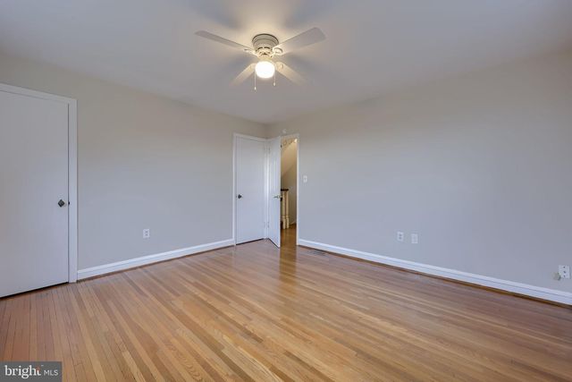 260 BLOSSOM HILL DR, Lancaster, PA 17601