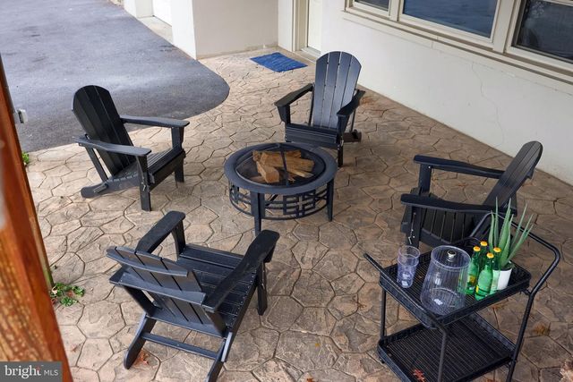 260 BLOSSOM HILL DR, Lancaster, PA 17601