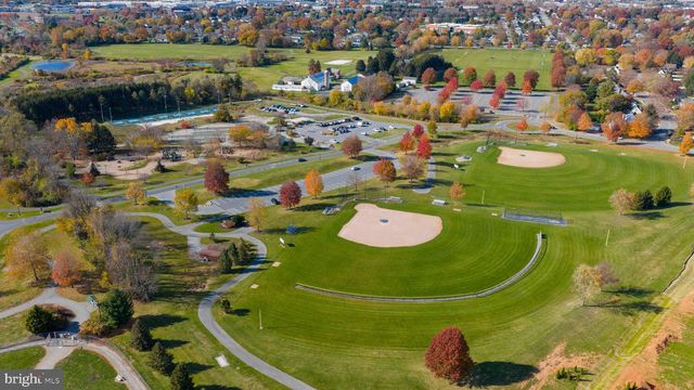 260 BLOSSOM HILL DR, Lancaster, PA 17601