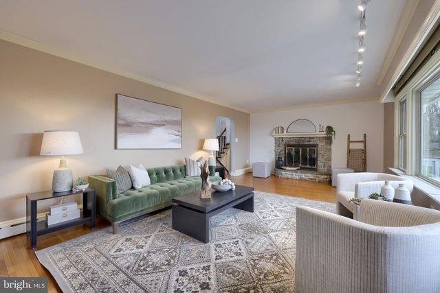 260 BLOSSOM HILL DR, Lancaster, PA 17601