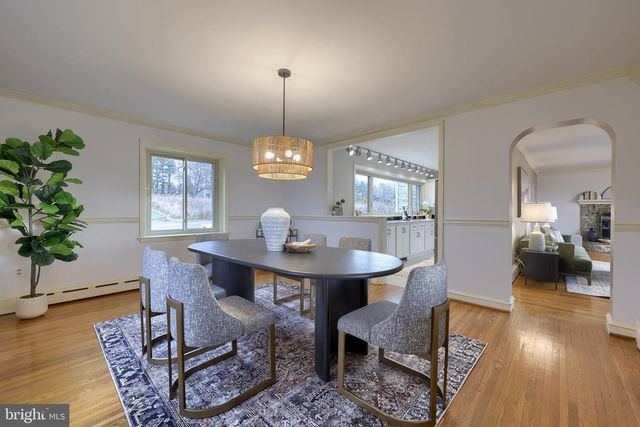 260 BLOSSOM HILL DR, Lancaster, PA 17601