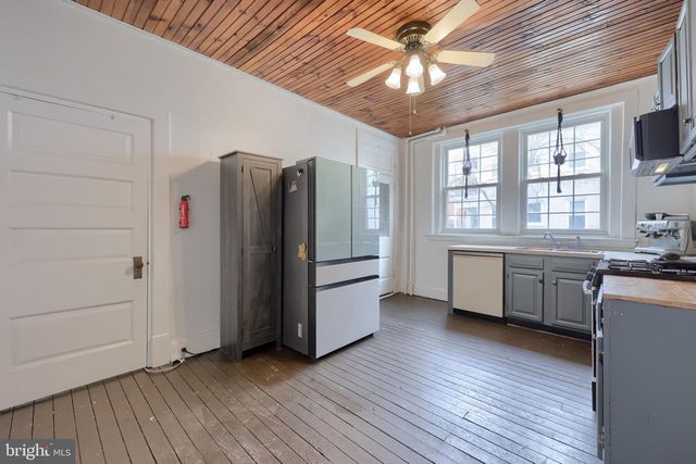 26 RACE AVE, Lancaster, PA 17603