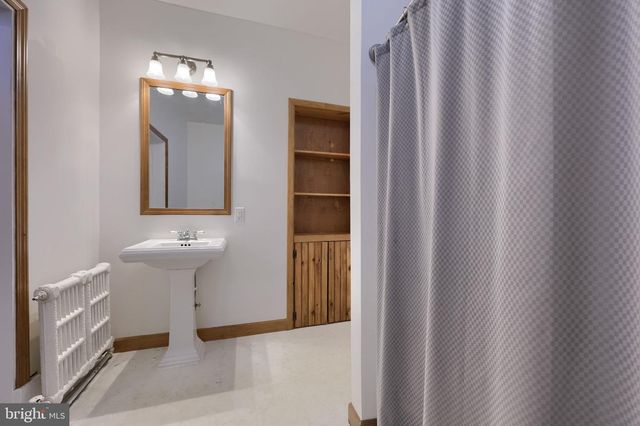 26 RACE AVE, Lancaster, PA 17603