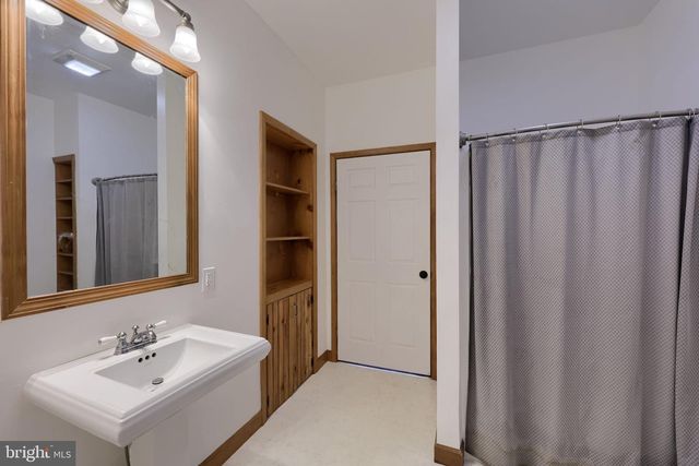 26 RACE AVE, Lancaster, PA 17603