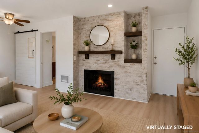 9849 Caminito Marlock 26, San Diego, CA 92131