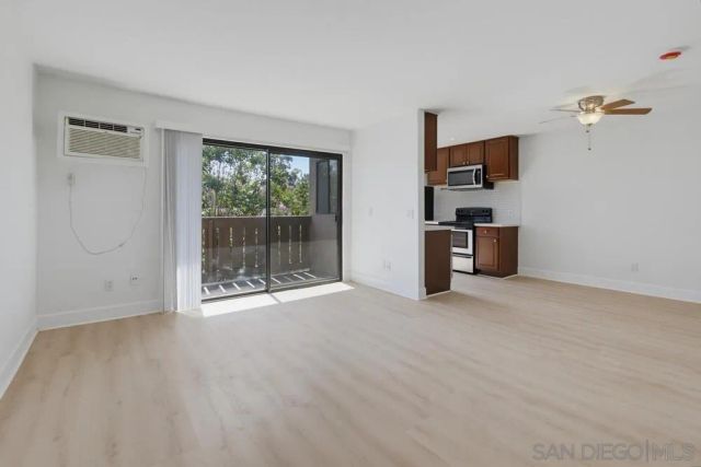 9849 Caminito Marlock 26, San Diego, CA 92131