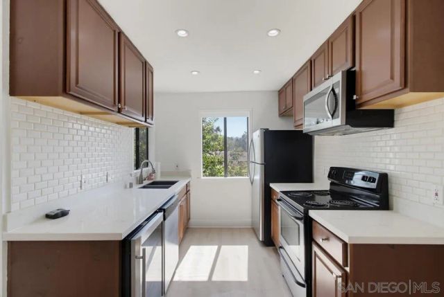 9849 Caminito Marlock 26, San Diego, CA 92131