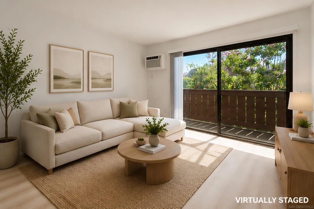 9849 Caminito Marlock 26, San Diego, CA 92131