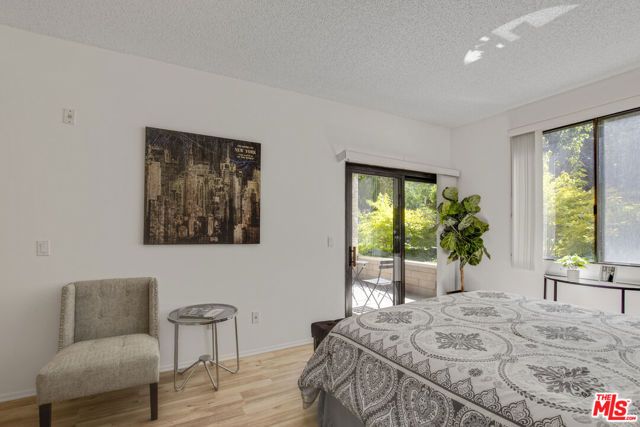8707 Falmouth Avenue 101, Playa Del Rey (los Angeles), CA 90293