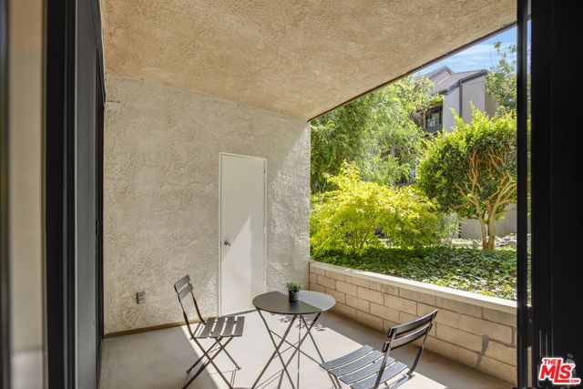 8707 Falmouth Avenue 101, Playa Del Rey (los Angeles), CA 90293