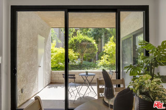 8707 Falmouth Avenue 101, Playa Del Rey (los Angeles), CA 90293