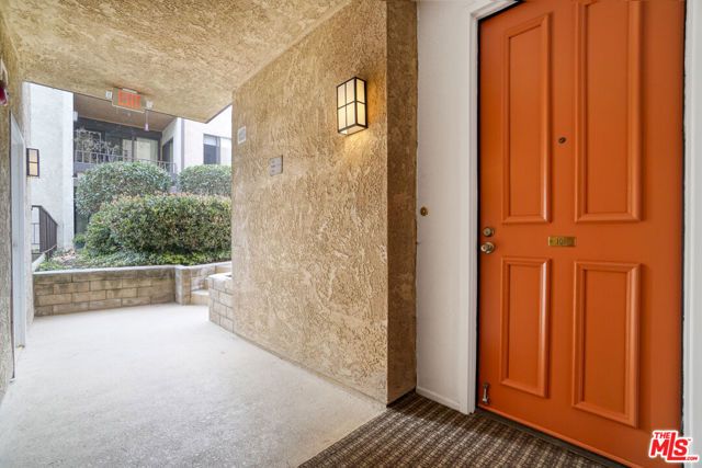 8707 Falmouth Avenue 101, Playa Del Rey (los Angeles), CA 90293