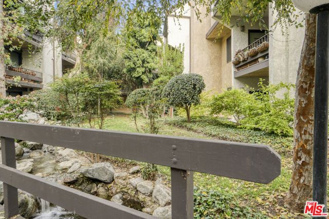 8707 Falmouth Avenue 101, Playa Del Rey (los Angeles), CA 90293
