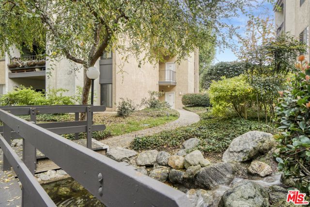 8707 Falmouth Avenue 101, Playa Del Rey (los Angeles), CA 90293