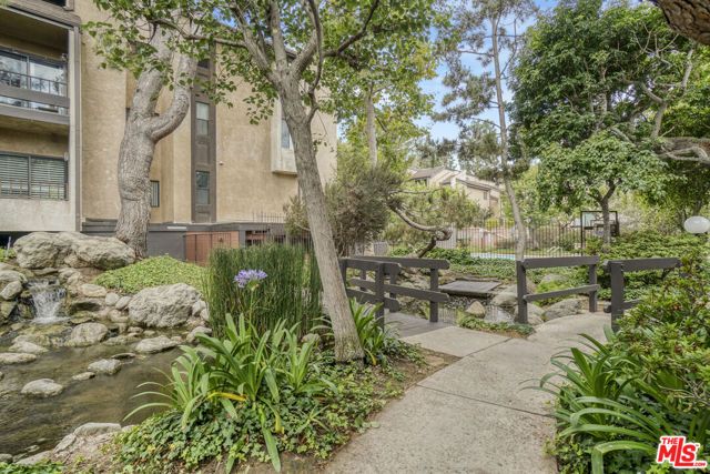 8707 Falmouth Avenue 101, Playa Del Rey (los Angeles), CA 90293