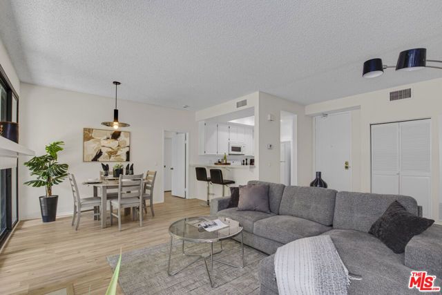 8707 Falmouth Avenue 101, Playa Del Rey (los Angeles), CA 90293