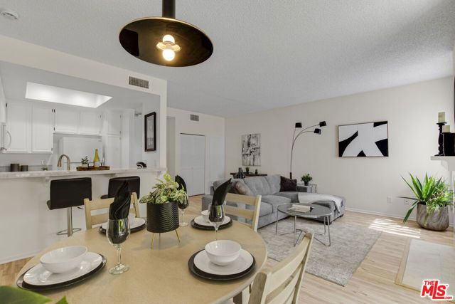 8707 Falmouth Avenue 101, Playa Del Rey (los Angeles), CA 90293
