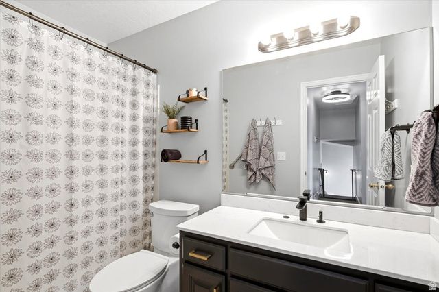5042 S 3025 W, Roy, UT 84067