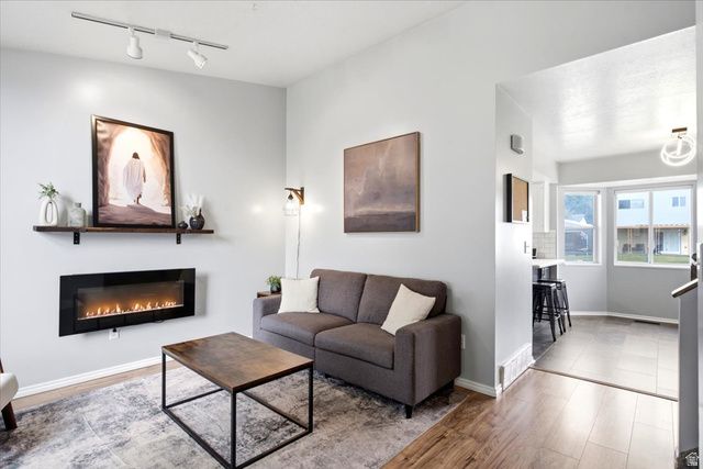 5042 S 3025 W, Roy, UT 84067
