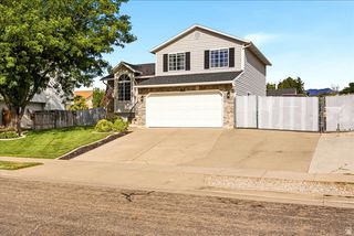 5042 S 3025 W, Roy, UT 84067