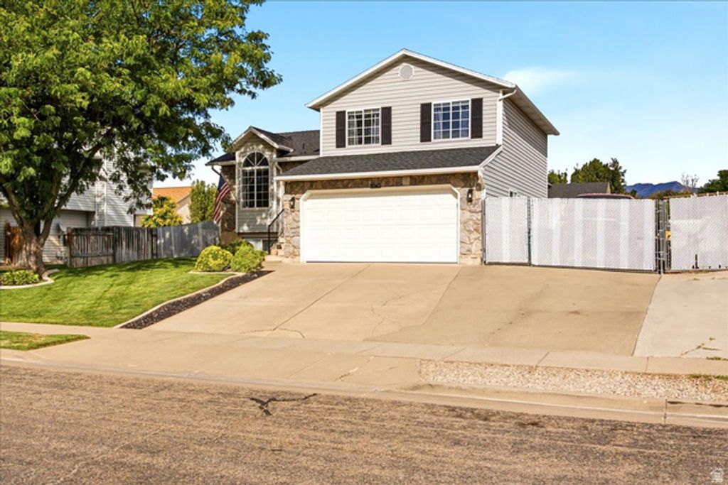 5042 S 3025 W, Roy, UT 84067 — exterior