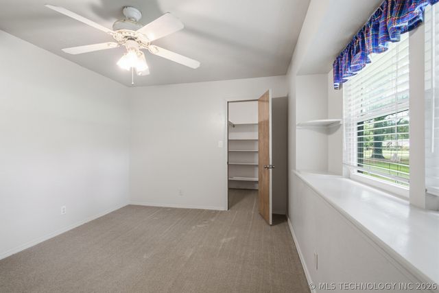 23734 S Southridge Drive, Claremore, OK 74019