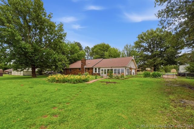 23734 S Southridge Drive, Claremore, OK 74019