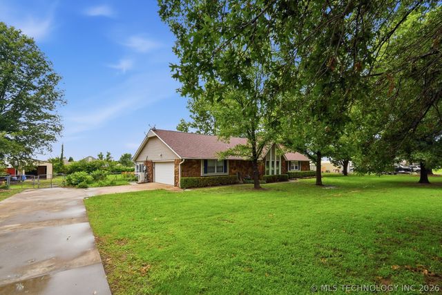 23734 S Southridge Drive, Claremore, OK 74019