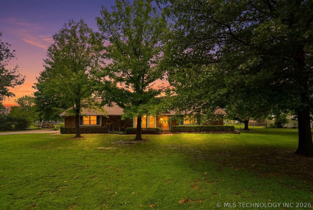 23734 S Southridge Drive, Claremore, OK 74019