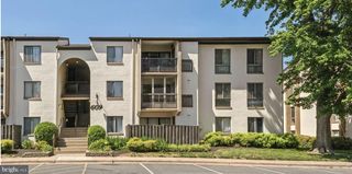 609 CENTER ST #203, Herndon, VA 20170