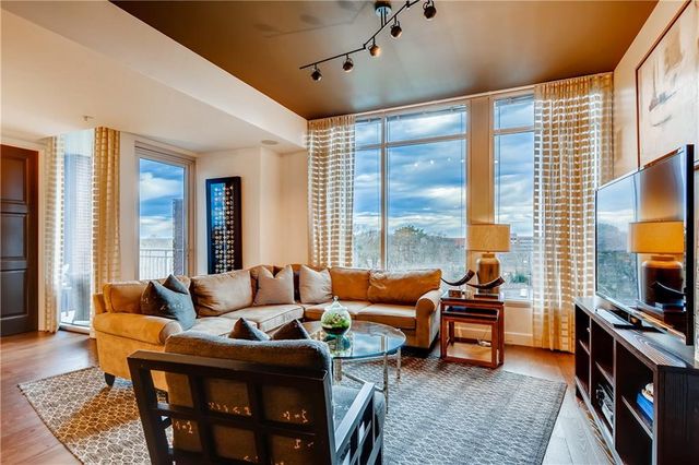 1820 Peachtree Street NW 811, Atlanta, GA 30309