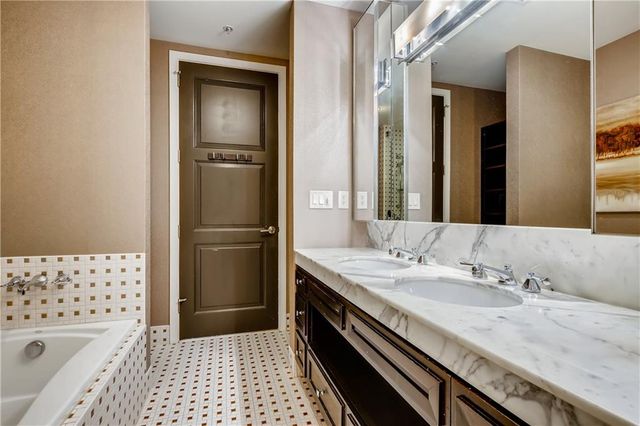 1820 Peachtree Street NW 811, Atlanta, GA 30309